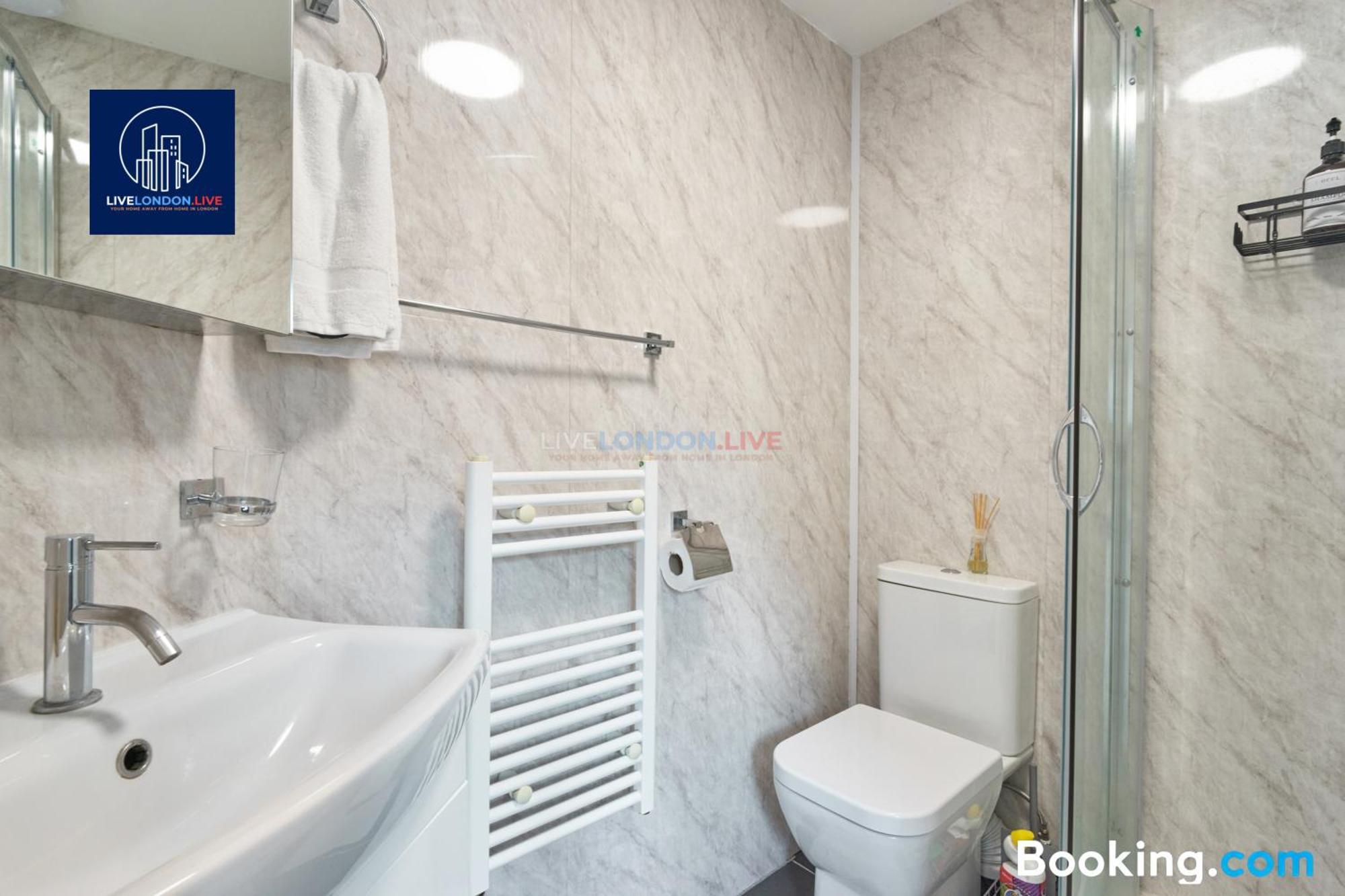 Last-Minute Specials L Sleeps Up To 4 Guests L One-Bedroom Apartment With King Bed And High Ceilings Near Camden By Live London Short Lets & Serviced Accommodation Bagian luar foto